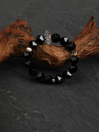 Obsidian Gleam — Black Agate & Freshwater Pearl Bracelet